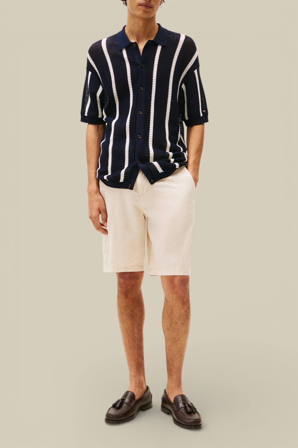 תמונת כל הלוק של מכנסיים קצרים